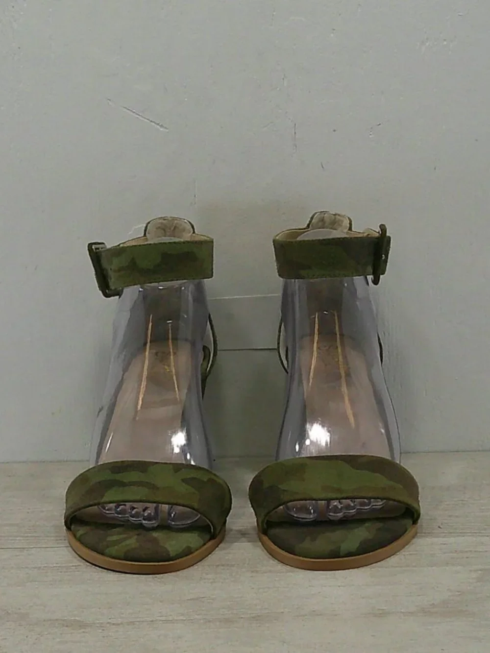 Sexy Seychelles Cloud Nine Army Green Camo Suede Wedge Sandal Size 9